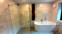 Bad mit bodengleicher Dusche